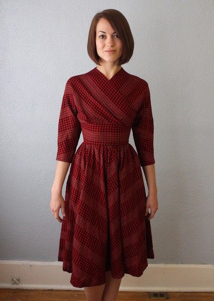 another wrap-top fogarty dress from the 50s Short Kimono Outfit, Anne Fogarty, 1959 Fashion, 1950s Dresses, Kimono Outfit, Creative Clothes, Formal Fashion, Fashion 1950s, Deep Winter