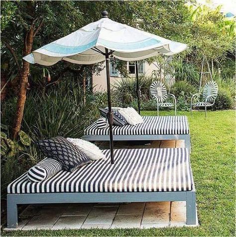 Diy Patio Ideas, Summer Backyard, Bantal Sofa, Patio Diy, Pool Side, Pool Design, Dream Backyard, Pallet Ideas, Backyard Projects