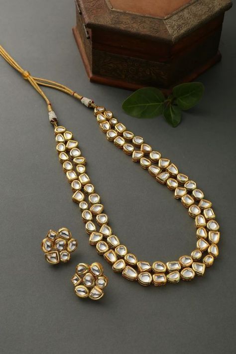 Long Kundan Necklace, Jewellery Shoot, Timeless Jewellery, Kundan Jewellery Set, Kundan Necklace Set, Africa Dress, Contemporary Necklace, Indian Jewellery Design Earrings, Indian Jewelry Sets