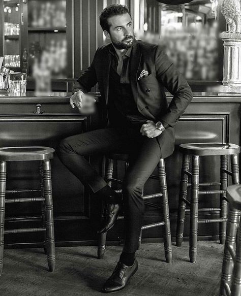 Male Portrait Poses, Man Bars, Gentleman Aesthetic, Portrait Photography Men, Men Photoshoot, Man Photography, Men Photography, Business Portrait, Elegant Man