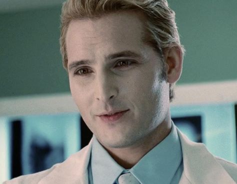 Thank you, Dr. Cullen, for everything. Dr Cullen, Bella Y Edward, Carlisle Cullen, Twilight 2008, Bella Cullen, Team Jacob, Peter Facinelli, The Cullen, Edward Bella