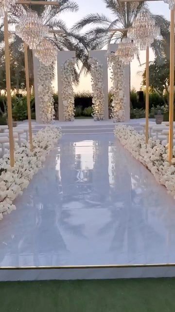 Unique Wedding Arch Ideas, Black White Gold Wedding Theme, Dreamy Wedding Reception, Wedding In Dubai, New Wedding Trends, Elegant White Wedding, Lebanese Wedding, White Wedding Decorations, Dream Wedding Reception