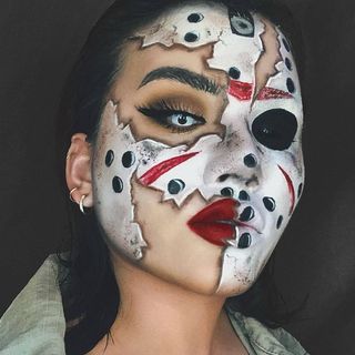 Makeup Discovery💄 (@makeup_discovery_daily) • Instagram photos and videos Movie Character Makeup, Pastel Clown, Happy Friday The 13th, Movie Makeup, Creepy Halloween Makeup, Holiday Makeup Looks, Face Art Makeup, Amazing Halloween Makeup, Halloween Makeup Scary