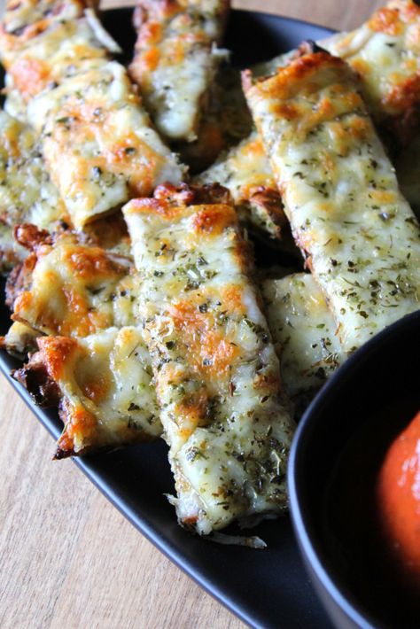 Zucchini Cheese Sticks, Zucchini Breadsticks, Cheese Breadsticks, Cheese Bread Sticks, Breadsticks Recipe, Zucchini Cheese, Cheesy Breadsticks, Bread Sticks Recipe, Zucchini Casserole