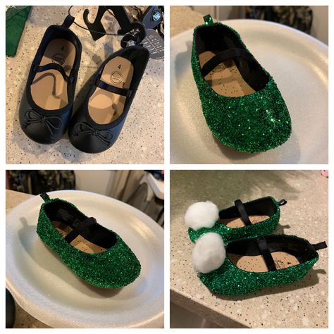 Cover shoe in Modge podge then glitter!! Once dry add a top layer of modge podge you can add more glitter or let dry! Once dry hot glue cotton balls and you have tinkerbell shoes!! This cost less then $15 Diy Tinkerbell Costume, Disney Playroom, Tinkerbell Shoes, Disfraces Ideas, Tinkerbell Outfit, Tinkerbell Costume, Peter Pan Costume, Tinker Bell Costume, Modge Podge