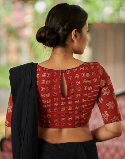 Latest 100 Best Cotton Saree Blouse Designs (2021) Cotton Blouse Pattern, Saree Blouse Back, Ikat Blouse Designs, Ikat Blouse, Boat Neck Blouse Design, Blouse Designs High Neck, Cotton Blouse Design, Cotton Saree Blouse Designs, Saree Blouse Neck Designs