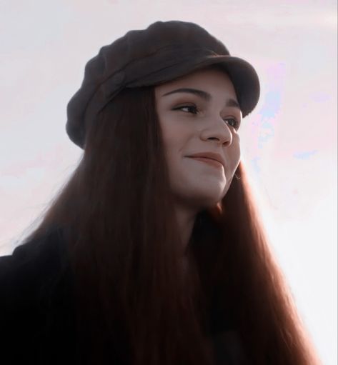 Marauders Icons, Lilly Potter, Lilly Evans, Actor Gif, Sophie Skelton, Lily Evans Potter, Marauders Dr, Girls Foto, Lily Potter