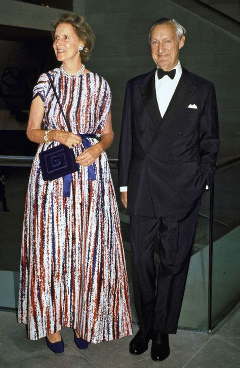 5 Things Bunny Mellon Got Right Last Night Bunny Mellon, English Gentleman, Chic Over 50, Cafe Society, Great Women, High Society, Fabulous Dresses, White Gloves, 5 Things