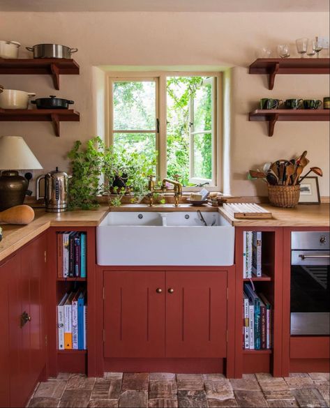 Julius Roberts Kitchen, Butterfly Earrings Diy, Julius Roberts, Farm Garage, Kitchen Country, Painted Cupboards, Farm Kitchen, Crochet Butterfly, Red Kitchen