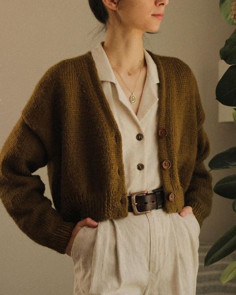 Yoo Hoo, Wide Shoulders, Cozy Outfits, Big Sleeves, Green I, Fall Fit, Business Style, Fashion Business Casual, Cozy Outfit