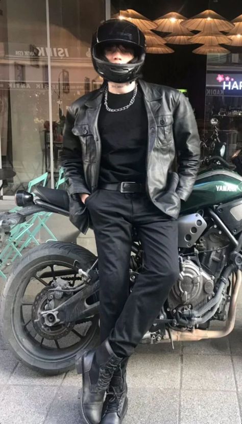 Edgy Outfits Guys, Motorcycle Aesthetic Outfits Men, Aesthetic Biker Outfit, Biker Jacket Aesthetic Men, Leather Jacket Pose Men, Mechanic Guy Aesthetic, Bad Guy Outfits, Motor Cycle Outfit, Male Biker Outfit