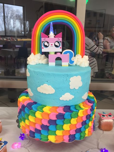 Unikitty Cake, Lego Girls Birthday Party, Unikitty Party, Minecraft Cake Tutorial, One Direction Cakes, Disney Frozen Cake, Trolls Cake, Easy Minecraft Cake, Minion Cupcakes