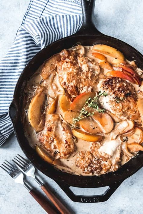 Creamy Apple Cider Chicken Skillet Creamy Apple Cider, Apple Cider Chicken, Cider Chicken, Chicken Scarpariello, Sausage Bites, Mashed Red Potatoes, Vinegar Sauce, Chicken Fricassee, Apple Chicken