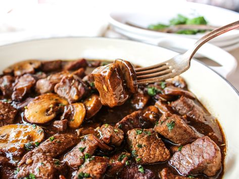 I am obsessed with these tender steak bites swimming in a savory mushroom gravy! I cannot rave about this incredible entree enough. Serve it over mashed potatoes for a meal that will make you oh so happy! Mushroom Steak Bites, Sirloin Steak Bites, Steak Bites With Mushrooms, Tender Beef Tips, Spicy Chicken Bites, Mushroom Steak, Skillet Steak, Over Mashed Potatoes, Mushroom Stew