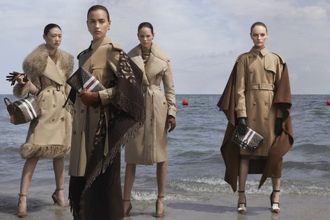 Burberry Fall Winter 2019-20 Campaign Burberry Trenchcoat, Sora Choi, Freja Beha Erichsen, Stella Tennant, Lais Ribeiro, Romee Strijd, Expensive Clothes, Motif Vintage, Wardrobe Stylist