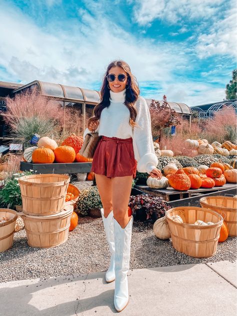 Cute Pumpkin Patch Outfits For Women, Pumpkin Patch Outfit Casual, Fall Fashion Outfits Casual, Fall Photo Shoot Outfits, Patch Outfit, Pumpkin Outfit, Pumpkin Patch Outfit, Boots For Fall, His Style