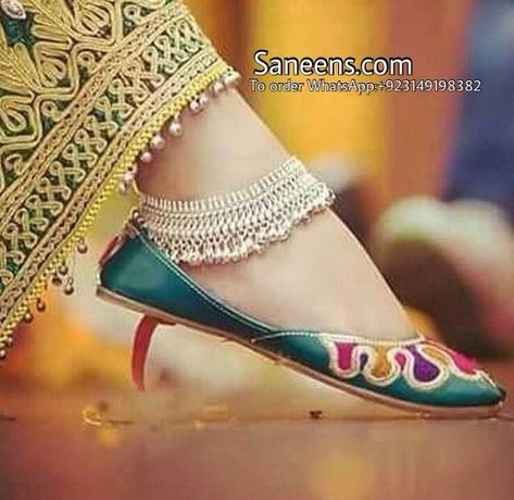 Payal Designs Silver, Silver Anklets Designs, Silver Payal, Anklets Indian, Bridal Anklet, Anklet Designs, Ankle Jewelry, Antique Gold Jewelry, Indian Wedding Jewelry