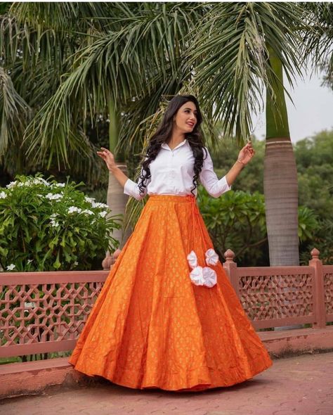 Haldi Lengha, Crop Top Outfits Indian, Long Skirt Top Designs, Cute Mini Skirt Outfits, Choli Blouse Design, Floral Skirt Outfits, Dress Over Jeans, Long Skirt And Top, Rajasthani Dress