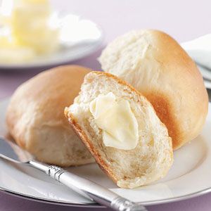 Easy Yeast Rolls, Yeast Rolls Recipe, Homemade Rolls, Biscuit Rolls, Yeast Rolls, Dinner Rolls Recipe, Bread Bun, Thanksgiving Food, Yeast Bread