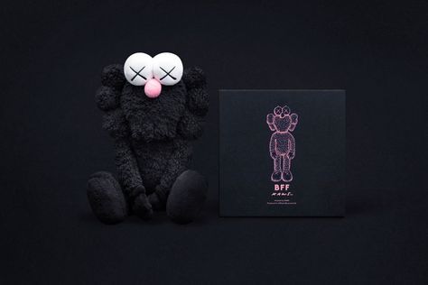 KAWS BFF Toy Fort, Kaws Wallpaper, Gif Disney, Macbook Wallpaper, Bff Pictures, Vinyl Toys, Designer Toys, Laptop Wallpaper, Toy Figures