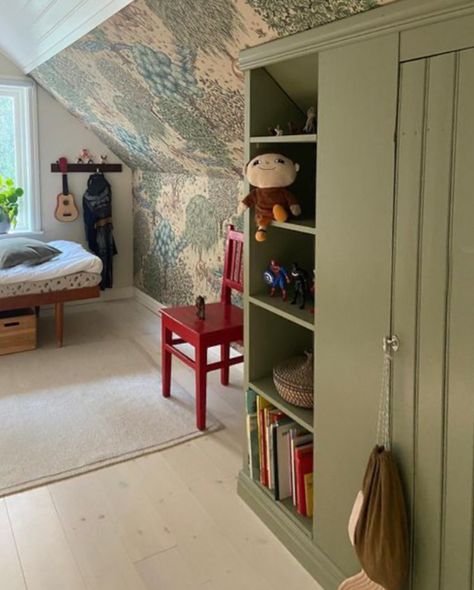 Swedish Playroom, Playroom Attic, Swedish Cottage Bedroom, Swedish Nursery, Kids Room Attic, Shared Attic Bedroom Kids, Wallpapered Attic, Shared Attic Bedroom Sloped Ceiling, Attic Kids Room