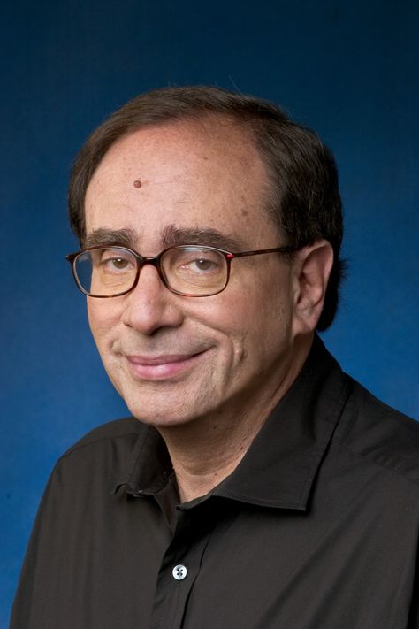 R.L. Stine Signs a Four Graphic Novel Deal With BOOM! — The Beat Rl Stine, Boom Studios, Leo Tolstoy, Nora Roberts, Twilight Fans, Photo Website, Ray Bradbury, Famous Authors, The Twilight Saga