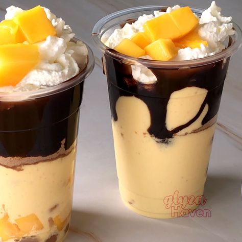 Quick and easy Mango Graham Shake to quench your thirst and satisfy your sweet cravings. Mango Graham Shake Aesthetic, Mango Graham Shake, Mango Graham, Mango Shake, Mango Desserts, Mango Sago, Mango Dessert, Sweet Cravings, Simple Iphone Wallpaper