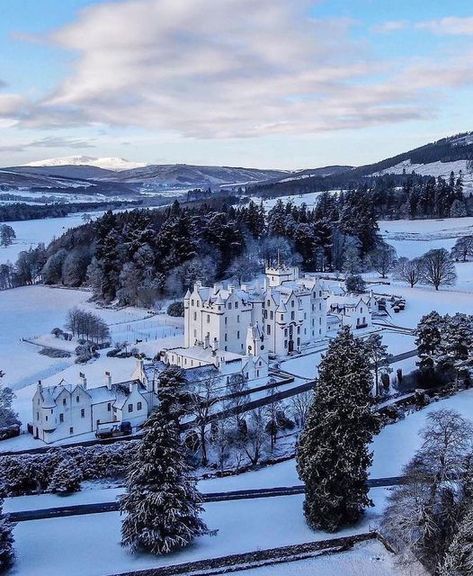 Blair Castle, Castle Scotland, Scotland Castles, Tower House, Winter Cabin, Visit Scotland, Architecture Old, Fairy Land, British Isles