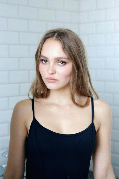 Lily Rose Depp Hair Color, Lily Depp, Lilly Rose Depp, Lily Rose Depp Style, Love Lily, Big Forehead, Vanessa Paradis, Dirty Blonde, Lily Rose Depp