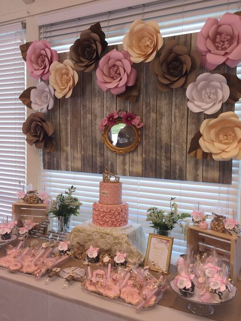 Baby Girl Baby Shower Cowgirl Baby Shower Theme, Diy Baby Shower Centerpieces, Baby Shower Food For Girl, Cowgirl Baby Showers, Girl Shower Themes, Trendy Baby Shower Ideas, Baby Shower Desserts, Cowgirl Birthday