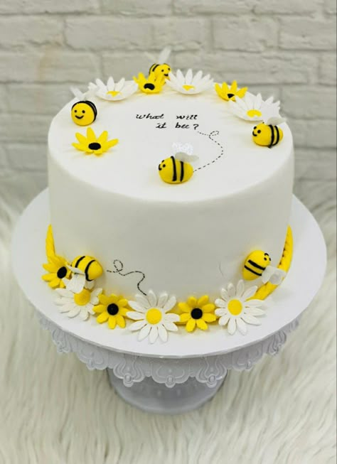 Bumble Bee Baby Shower Cake, Bee Baby Shower Cake, Bee Birthday Cake, Bumble Bee Cake, Owl Cake Birthday, Baby Reveal Cakes, Daisy Cupcakes, Bumble Bee Birthday, Bee Cakes