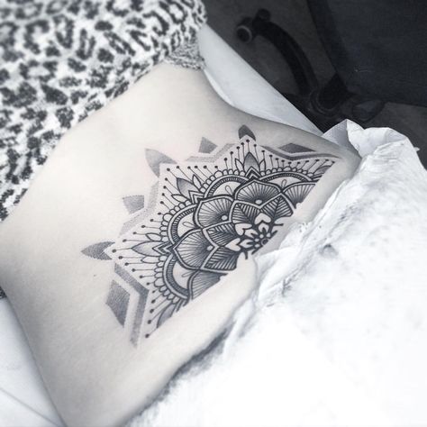 SWANSONGTATTOO- Roma, Italia on Instagram: “Half mandala by ::::: @flonuttall @flonuttall” Lower Belly Tattoos, Mandala Tattoos For Women, Back Tattoo Women Spine, Cover Up Tattoos For Women, Half Mandala, Belly Tattoos, Girl Back Tattoos, Skeleton Hand Tattoo, Tattoos Geometric