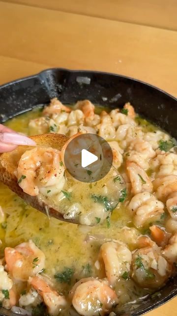 Seafood Recipes | Shrimp Scampi Recipe 🤤🔥  🎥 by @themoodyfoody  Follow @cuisineocn for more 🦀 Follow @cuisinetrf for more 🥩 Follow @cuisinesnt for more 🦀🥩... | Instagram Best Shrimp Scampi Recipe, Garlic Shrimp Scampi, Buttered Shrimp Recipe, Shrimp Scampi Recipe, Scampi Recipe, Garlic Butter Shrimp, Easy Seafood, Beef Casserole Recipes, Pasta Lover