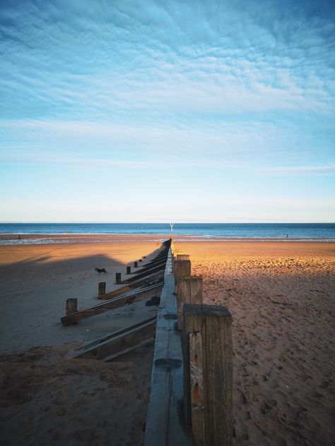 Walks in Edinburgh (Porty Beach) #portobello #edinburgh #scotland #walksinscotland #thingstodoedinburgh #travel #edinburghwalks Edinburgh Summer, Edinburgh In Summer, Portobello Beach, Portobello Edinburgh, Beach Scotland, Edinburgh Of The Seven Seas, Portobello Beach Edinburgh, Edinburgh Beach, Inverness Scotland