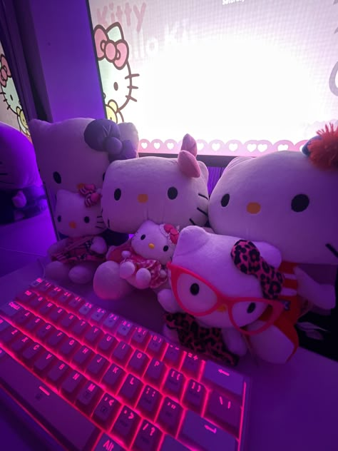 Kitty Discord Banner, Hello Kitty Setup, Hello Kitty Discord Banner, Hello Kitty Discord, Pastel Gamer, Gaming Studio, Hello Kitty Games, Pink Wallpaper Ipad, Hello Kitty Rooms