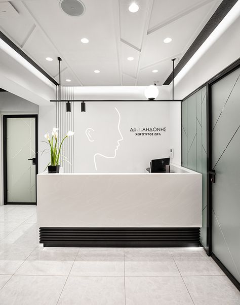 Small Dental Clinic Interior Design, Airbnb Studio, Dentist Office Design Interiors, Dental Design Interior, Medical Clinic Design, Plan Studio, Doctor Office Design, Apartment Behance, Office Reception Design