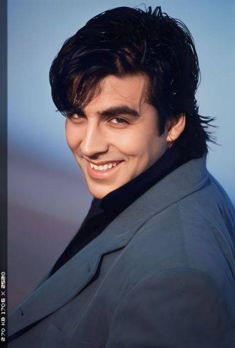 Akshay Kumar #bollywoodactor #akshay Akshay Kumar Photoshoot, Very Short Hair Men, 90s Bollywood Aesthetic, Love Wallpapers Romantic, National Film Awards, 90s Bollywood, Shiva Lord Wallpapers, Aesthetic Eyes, Dark Wallpaper Iphone