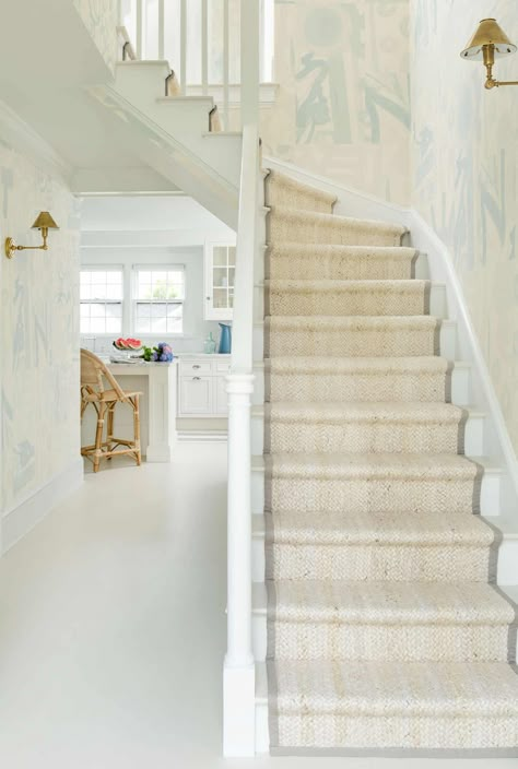 Nantucket summer house provides a dreamy coastal cottage feel Nantucket Beach House, Nantucket House, Nantucket Beach, Nantucket Summer, Nantucket Home, Wooden Staircase, Shingle Exterior, Cape House, Beach House Interior