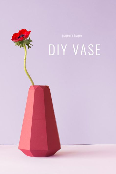 DIY Paper Flower Vase Sleeve with free template. The origami design looks so lovely and it is so easy to make (with pictures and how to video) / PaperShape #vases #paper #diyhomedecor Vase Tutorial, Vase Origami, Paper Flower Vase, Paper Flower Arrangements, Tutorial Origami, Origami Rose, Paper Vase, Paper Wall Hanging, Origami Paper Art