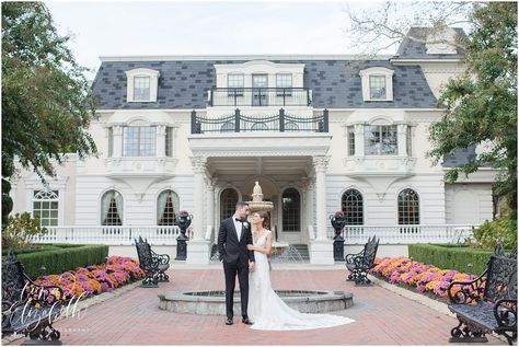 European Inspired Wedding Venue in New Jersey - Traveling may be out of the question right now, but European Inspired Wedding Venues may be closer than you think! Check out these in the Northeast! via Francesca Dominique Photography #weddingvenues #weddingday #weddingreceptions Ashford Estate Wedding, European Style Wedding, European Inspired Wedding, Wedding Venues New York, Wedding Venues Florida, Rosecliff Mansion, Ashford Estate, Amazing Wedding Venues, Oheka Castle