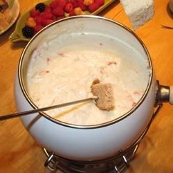 Fresh snow crab is added to a decadent white wine cheese fondue that everyone will love at your next party or potluck. Crab Fondue, Cheese Fondue Recipes, Broth Fondue Recipes, Recipes Kids Will Love, Fondue Dippers, Cheese Fondue Recipe, Beer Cheese Fondue, Fondue Dinner, Fondue Night