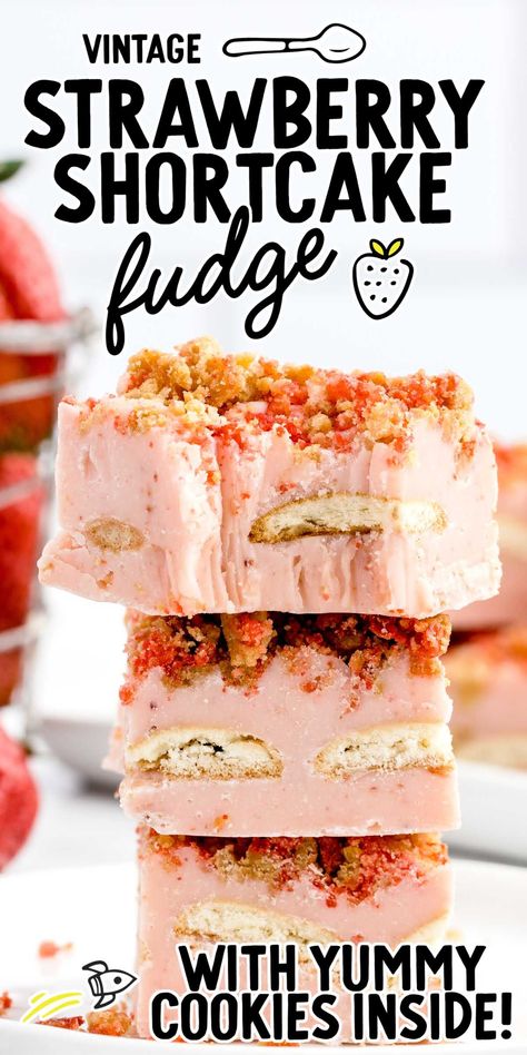 Cookie Crumble Topping, Flavored Fudge, Strawberry Fudge Recipe, Strawberry Fudge, Fudge Shop, Easy Strawberry Shortcake, Homemade Fudge Recipes, Cookie Crumble, Cookie Crunch