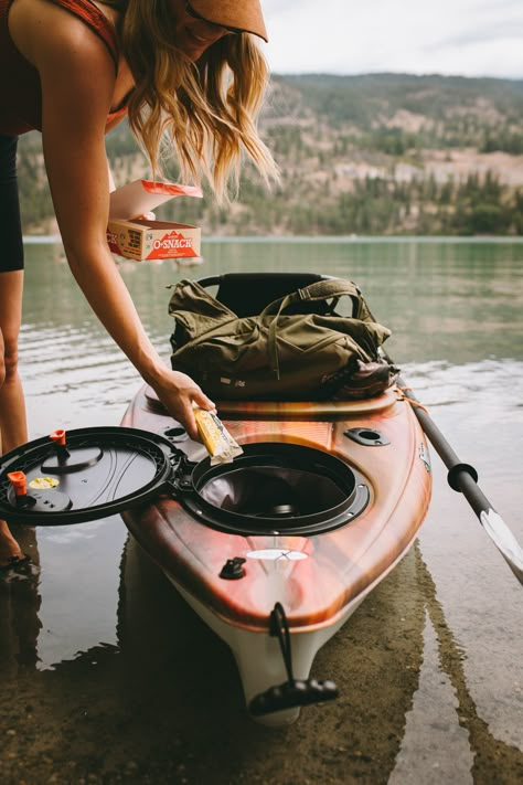 Kayaking Photoshoot, Outdoor Brand Photography, Camping Product Photography, Kayak Photoshoot, Camp Photoshoot, Outdoor Product Photography, Hiking Photoshoot, Kayaking Aesthetic, Outdoor Lifestyle Photography