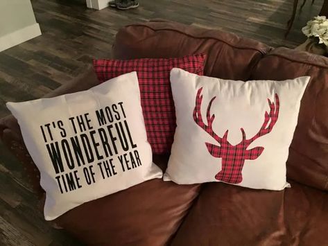 DIY Christmas Pillows Ideas {more than 30!!} - Life Sew Savory Diy Christmas Pillows, Christmas Pillows Diy, Pillows Ideas, Christmas Pillows, Christmas Pillow, Diy Christmas, Wonderful Time, Holiday Cheer, Christmas Diy