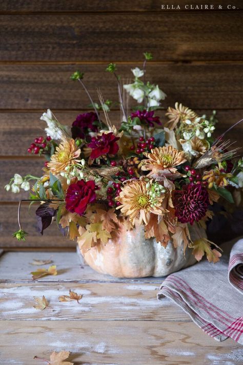 Pumpkin Flower Arrangement, Tablescape Holiday, Thanksgiving Flower Arrangements, Thanksgiving Floral Arrangements, Pumpkin Bouquet, Fall Floral Centerpieces, Pumpkin Floral Arrangements, Fall Pumpkin Centerpieces, Thanksgiving Floral