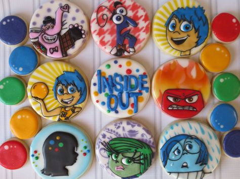 inside out cookies Inside Out Cookies Decorated, Sugar Cookies Birthday, Decorative Cookies, Cookies Birthday, Baking Projects, Decorative Cakes, Disney Cookies, Decorated Sugar Cookies, Inside Out 2