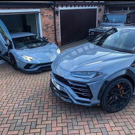 Jets Privés De Luxe, Aventador Lamborghini, Top Luxury Cars, Lamborghini Urus, Luxurious Cars, Lux Cars, Lamborghini Cars, Dream Vehicles, Car Goals