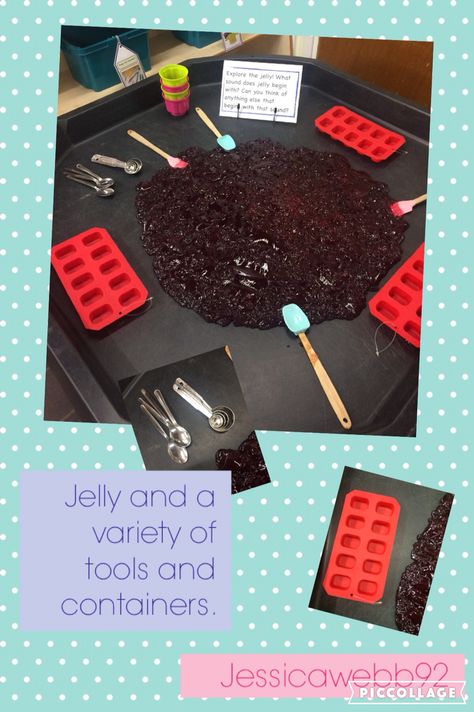 Exploring jelly with a variety of tools and containers. Ice cube trays, jelly moulds, spoons, spreaders... EYFS Investigation Tuff Tray Eyfs, Jelly Tuff Tray, Kitchen Disco Eyfs Activities, Malleable Area Eyfs, Sensory Eyfs, Investigation Area, Sensory Tray, Reception Class, Funky Fingers