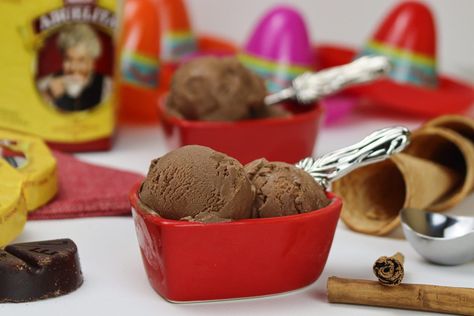 Mexican Chocolate Ice Cream Mexican Chocolate Ice Cream, Mexican Ice Cream, Kitchen Aid Ice Cream, Make Homemade Ice Cream, Ice Cream Containers, Making Homemade Ice Cream, Mexican Chocolate, Ice Cream Ingredients, Homemade Ice Cream Recipes