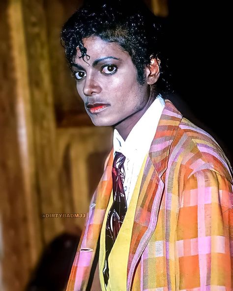 110 Likes, 5 Comments - Barbora (@dirtybadmjj) on Instagram: “HIS BEAUTIFUL EYES😭😍 . . . #thrillerera #saysaysay #michaeljackson #mj #mjj #king #kingofpop…” Michael Jackson Say Say Say, Michael Jackson Images, Say Say Say, Joseph Jackson, King Of Music, Jackson 5, Jackson Family, The Jacksons, Michael J